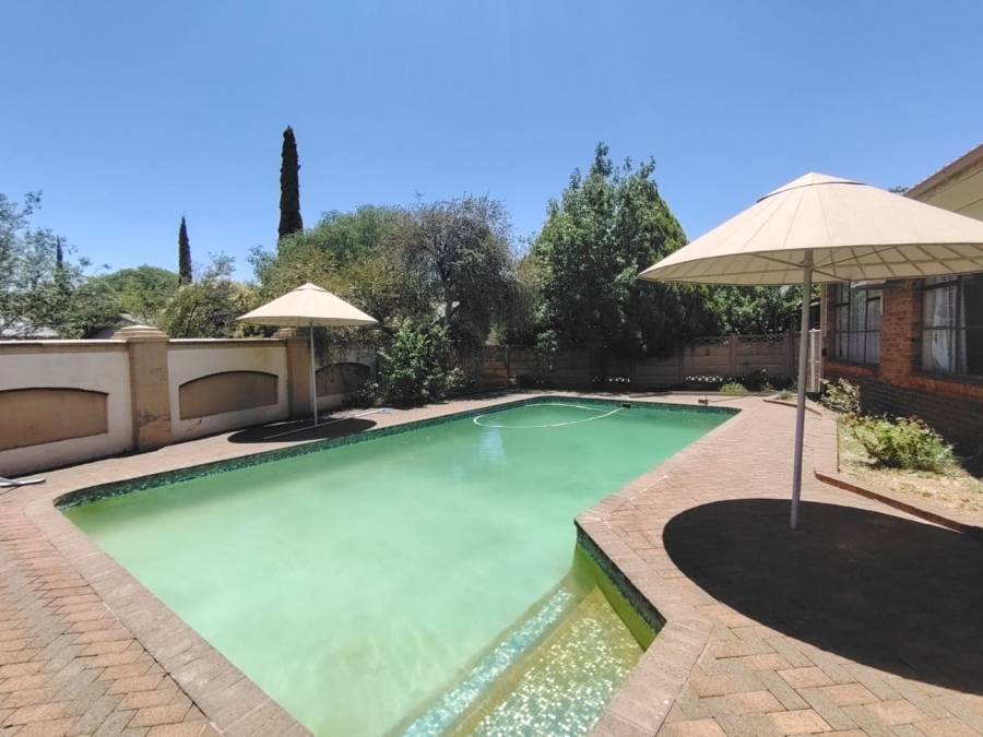 7 Bedroom Property for Sale in Fichardt Park Free State